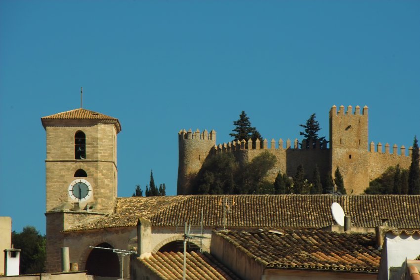 Blick auf Zitadelle und Santuario Sant Salvador in Arta