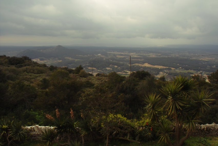 Grüne Aussicht über Mallorca vom Santuari de Nostra Senyora de Cura